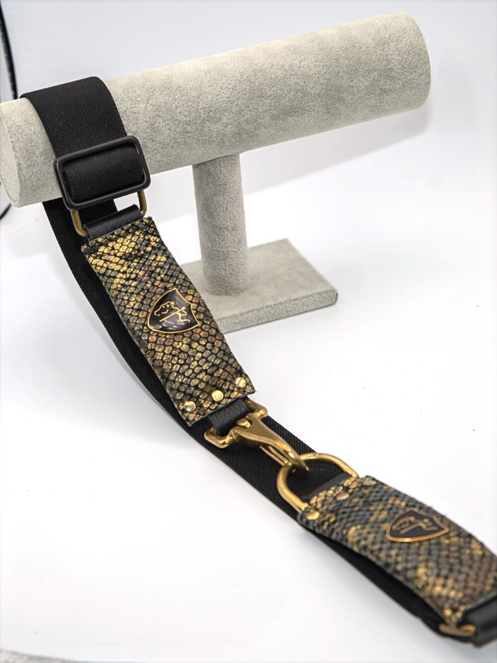 BELT BLACK KNIGHT EQUESTRIAN FASHION BELT  33"  TO 37"+- 1-1/2" WIDE